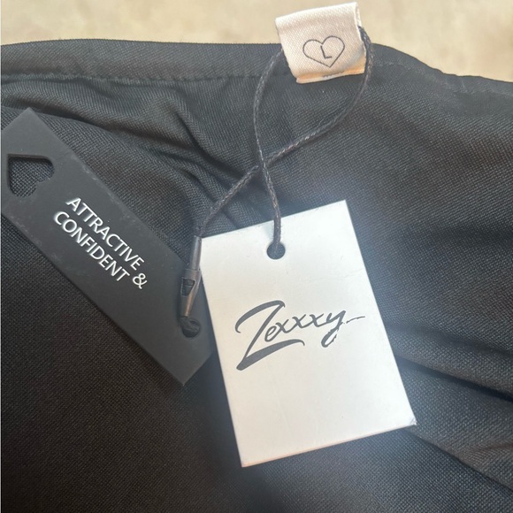 ZEXXXY BLACK SEQUIN ONE SHOULDER HOLIDAY PARTY ROMPER JUMPSUIT SIZE LARGE - Picture 9 of 10